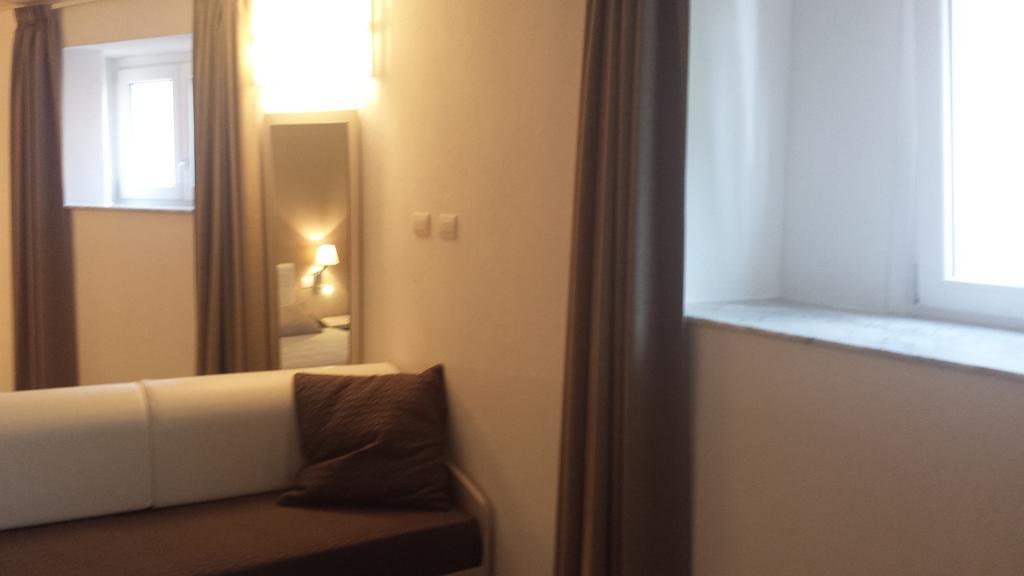 Family Room (4 Adults),224542313:JPEG